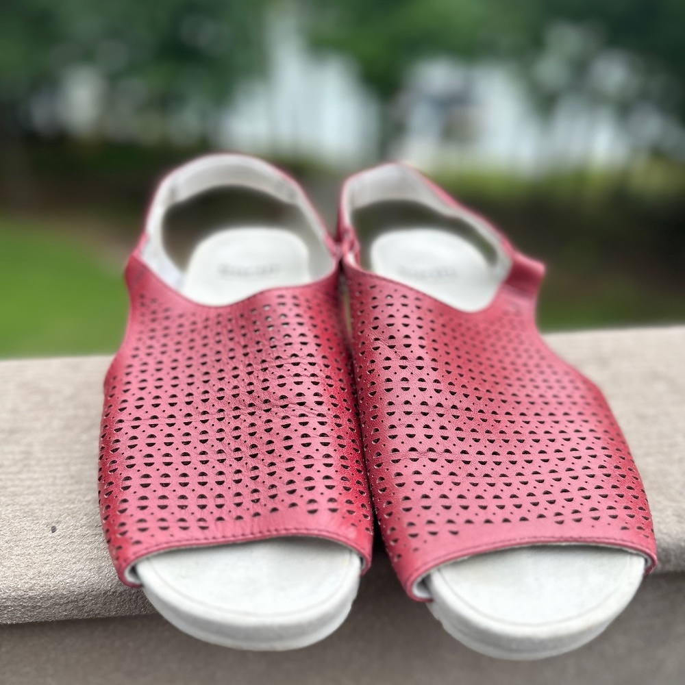 Earth Sandals - Red and comfy!